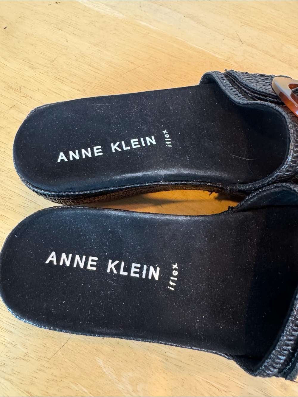 Anne Klein | Black iFlex Slide Sandal with Tortoise Shell Buckle, 8 - Picture 8 of 11